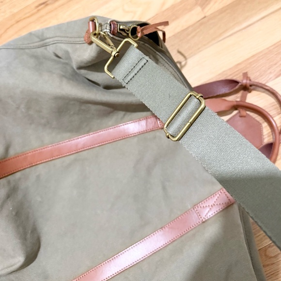 Madewell Essential Overnight Bag in Canvas - Picture 12 of 13